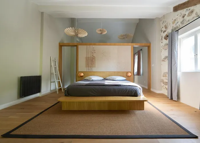 Belle Grange En Bord De Riviere *