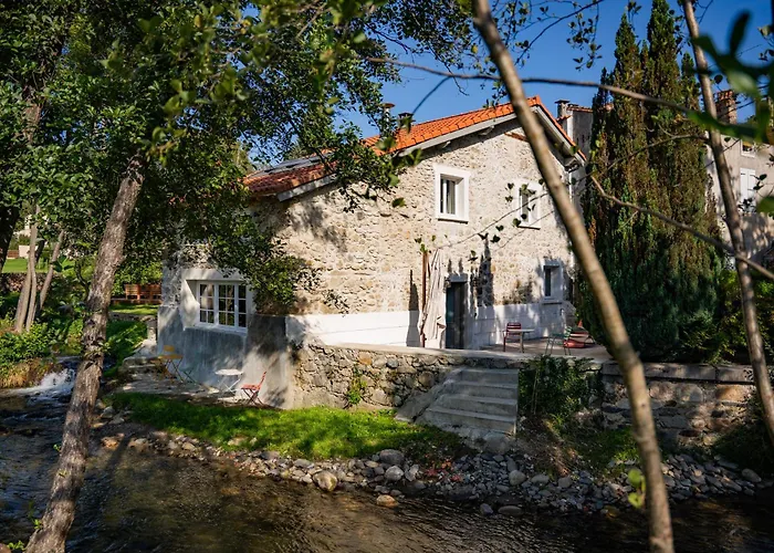 Belle Grange En Bord De Riviere *