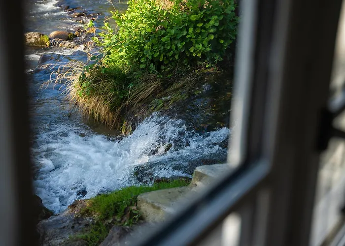 Belle Grange En Bord De Riviere *