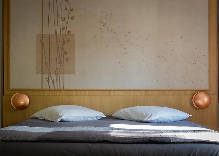 Belle Grange En Bord De Riviere